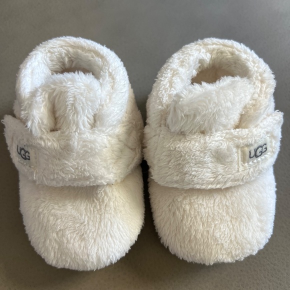 Ugg Bixbee Booties 2/3 NWOT - Picture 3 of 8